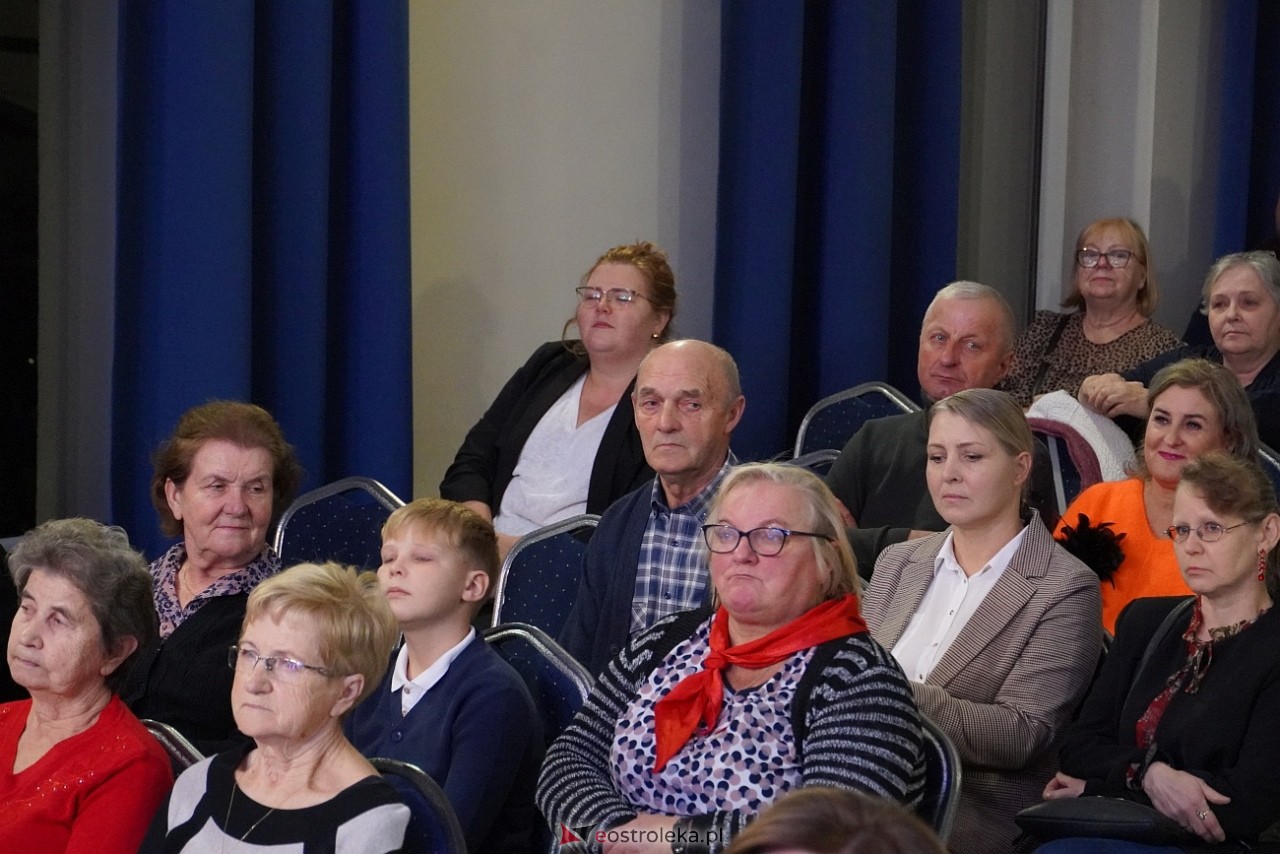 Koncert „Patriotyczne serca w wykonaniu zespołu Ferajna z Hoovera w Goworowie [12.11.2024] - zdjęcie #38 - eOstroleka.pl