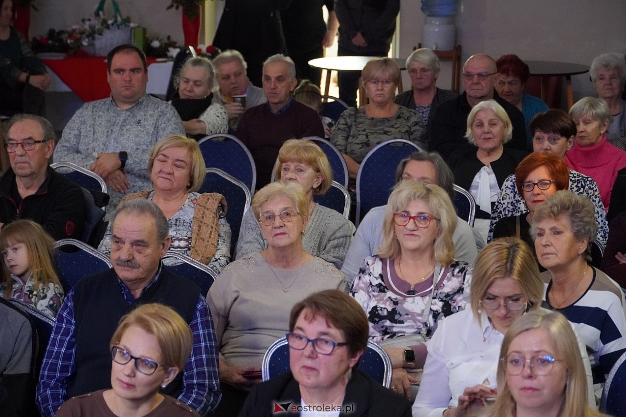 Koncert „Patriotyczne serca w wykonaniu zespołu Ferajna z Hoovera w Goworowie [12.11.2024] - zdjęcie #32 - eOstroleka.pl