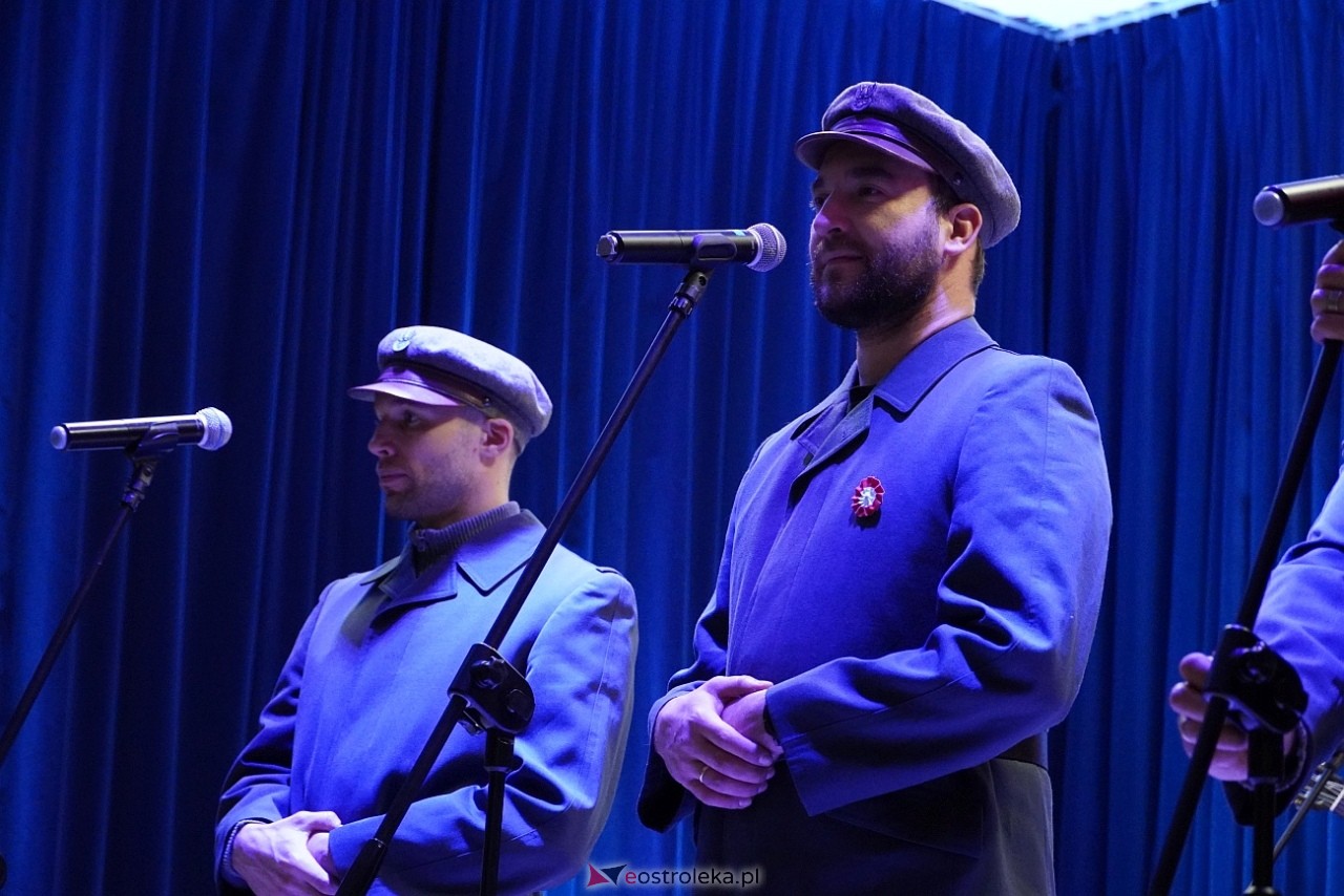 Koncert „Patriotyczne serca w wykonaniu zespołu Ferajna z Hoovera w Goworowie [12.11.2024] - zdjęcie #19 - eOstroleka.pl