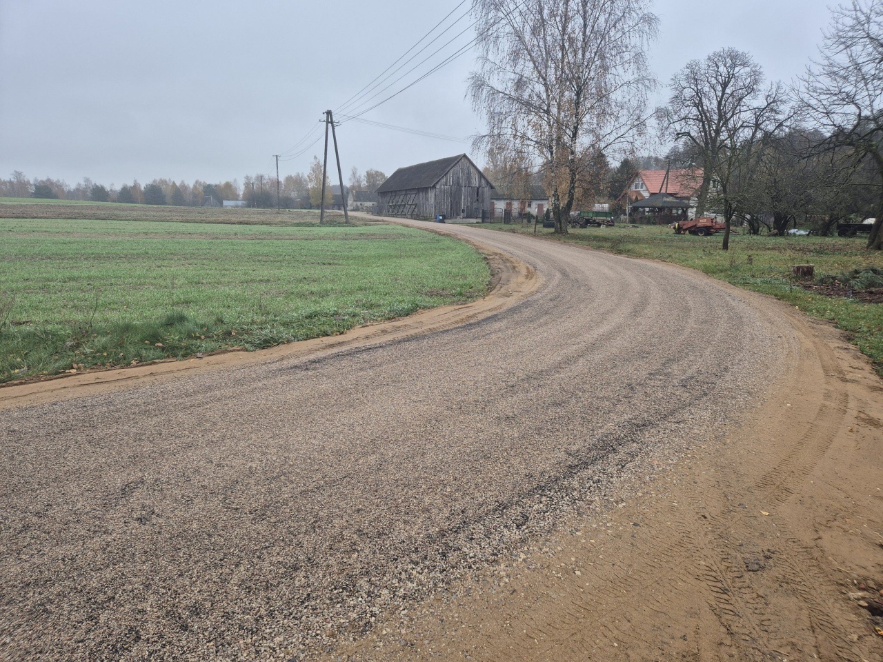 Inwestycja drogowa w Grodzisku Wsi [13.11.2024] - zdjęcie #1 - eOstroleka.pl