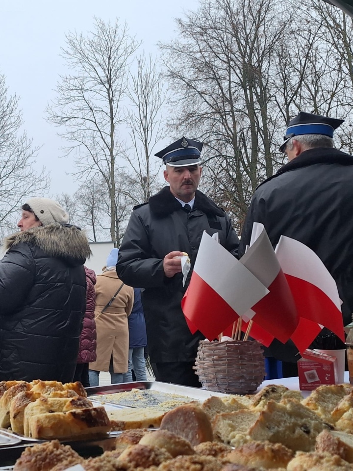 Obchody Narodowego Święta Niepodległości w Troszynie [11.11.2024] - zdjęcie #76 - eOstroleka.pl