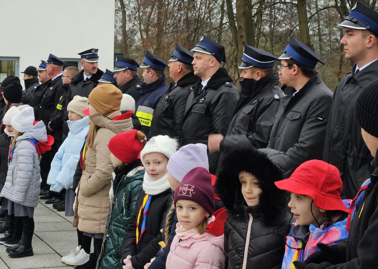 Obchody Narodowego Święta Niepodległości w Troszynie [11.11.2024] - zdjęcie #71 - eOstroleka.pl