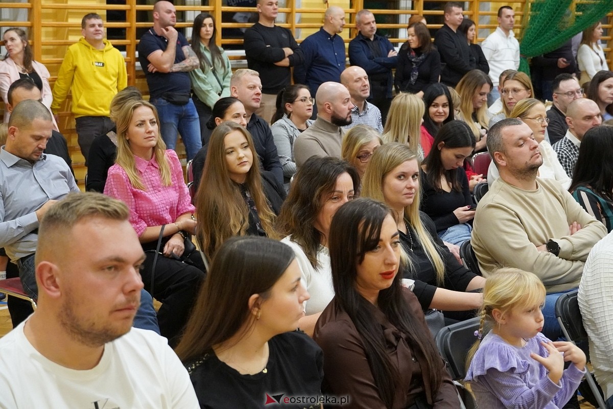 Pasowanie na ucznia w Szkole Podstawowej nr 6 w Ostrołęce [14.11.2024] - zdjęcie #112 - eOstroleka.pl