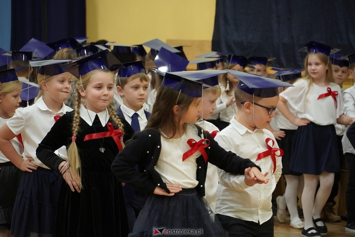 Pasowanie na ucznia w Szkole Podstawowej nr 6 w Ostrołęce [14.11.2024] - zdjęcie #97 - eOstroleka.pl