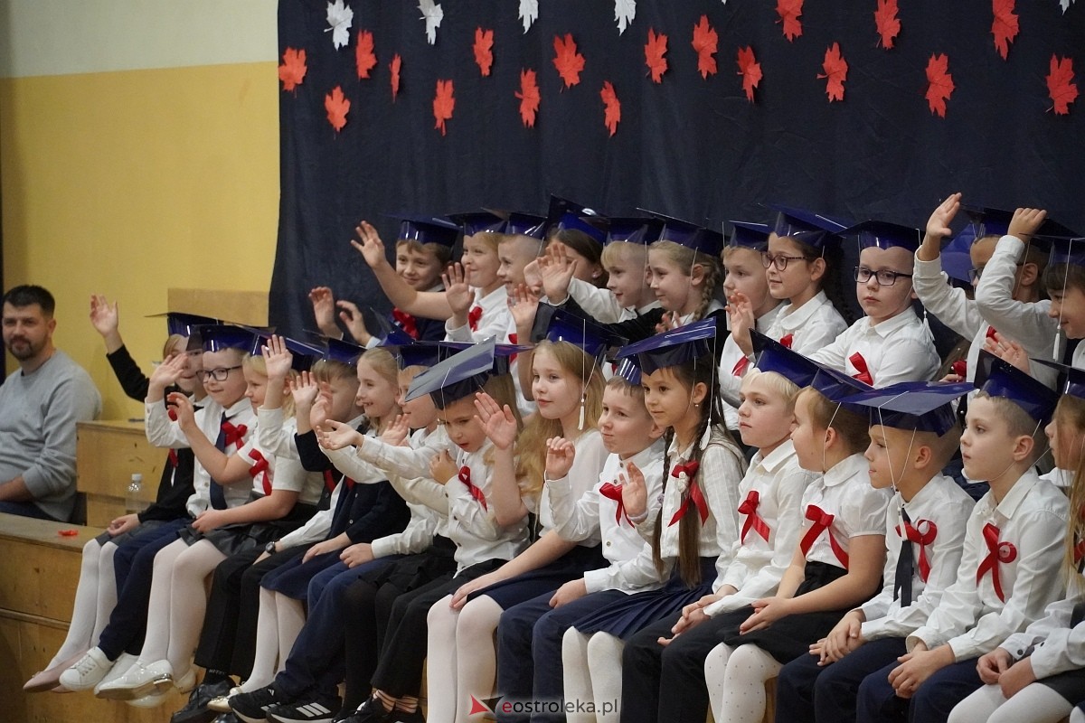 Pasowanie na ucznia w Szkole Podstawowej nr 6 w Ostrołęce [14.11.2024] - zdjęcie #52 - eOstroleka.pl