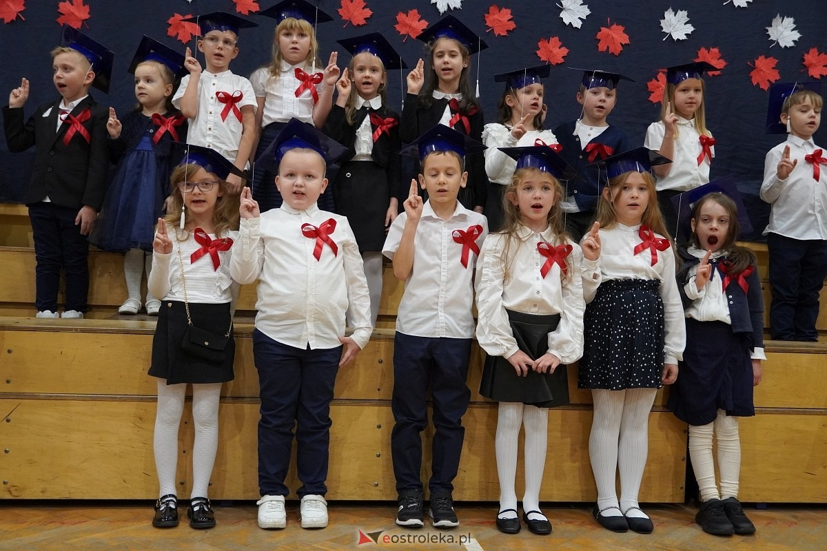 Pasowanie na ucznia w Szkole Podstawowej nr 6 w Ostrołęce [14.11.2024] - zdjęcie #14 - eOstroleka.pl