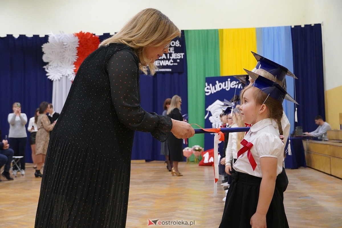 Pasowanie na ucznia w Szkole Podstawowej nr 6 w Ostrołęce [14.11.2024] - zdjęcie #10 - eOstroleka.pl