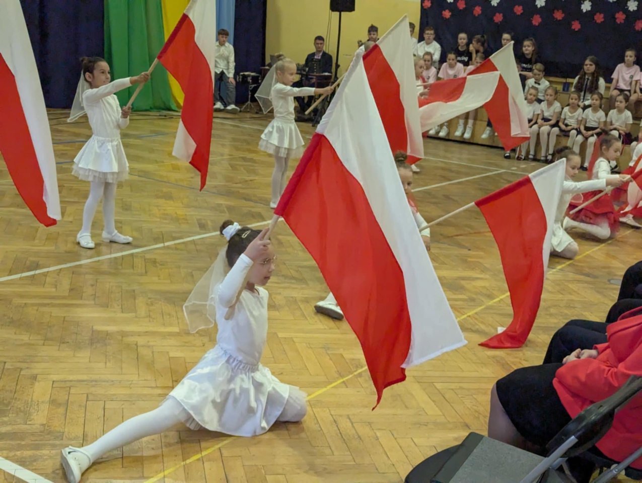 Święto patrona szkoły w SP 6 w Ostrołęce [15.11.2024] - zdjęcie #88 - eOstroleka.pl