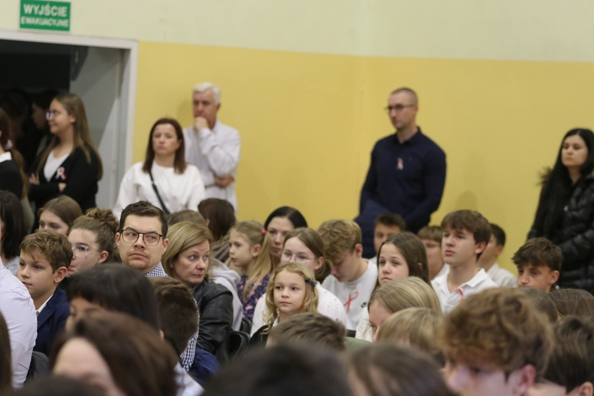 Święto patrona szkoły w SP 6 w Ostrołęce [15.11.2024] - zdjęcie #55 - eOstroleka.pl