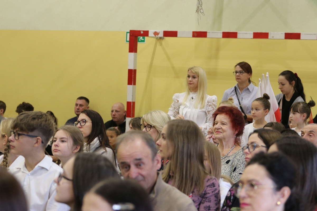 Święto patrona szkoły w SP 6 w Ostrołęce [15.11.2024] - zdjęcie #51 - eOstroleka.pl