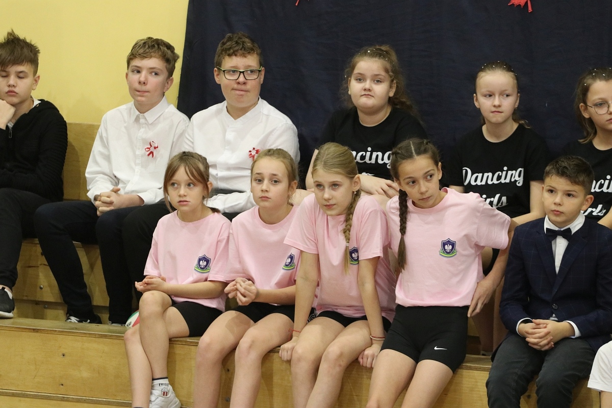 Święto patrona szkoły w SP 6 w Ostrołęce [15.11.2024] - zdjęcie #27 - eOstroleka.pl