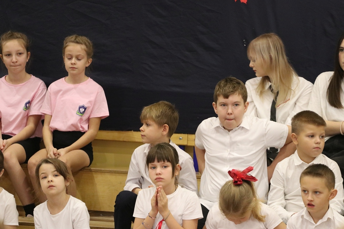 Święto patrona szkoły w SP 6 w Ostrołęce [15.11.2024] - zdjęcie #72 - eOstroleka.pl