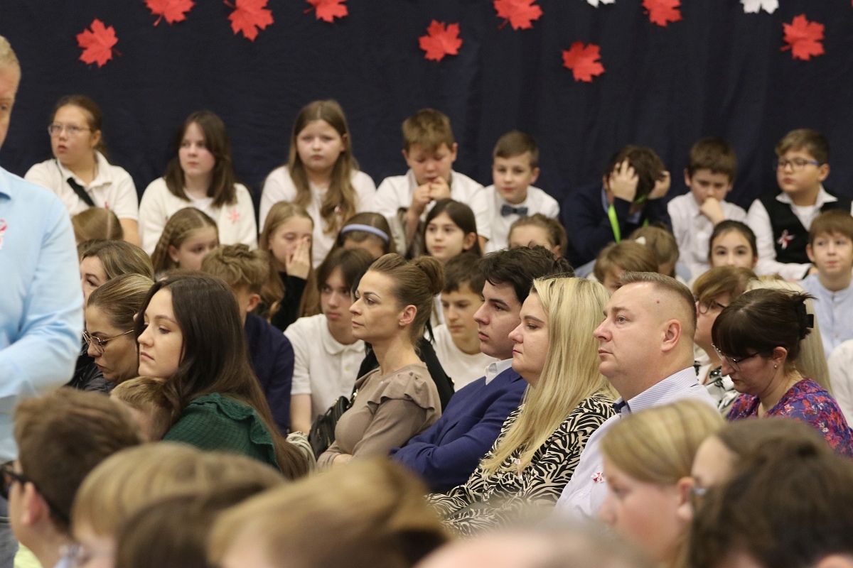 Święto patrona szkoły w SP 6 w Ostrołęce [15.11.2024] - zdjęcie #64 - eOstroleka.pl