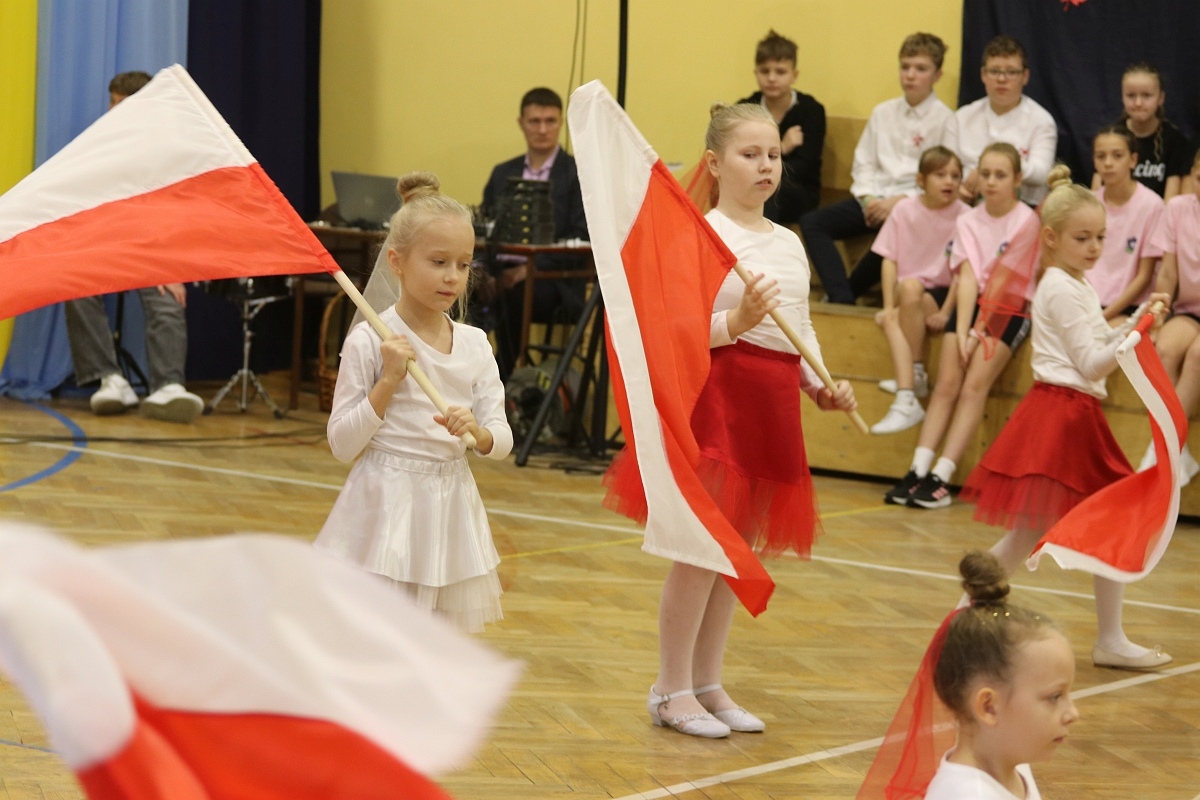 Święto patrona szkoły w SP 6 w Ostrołęce [15.11.2024] - zdjęcie #26 - eOstroleka.pl