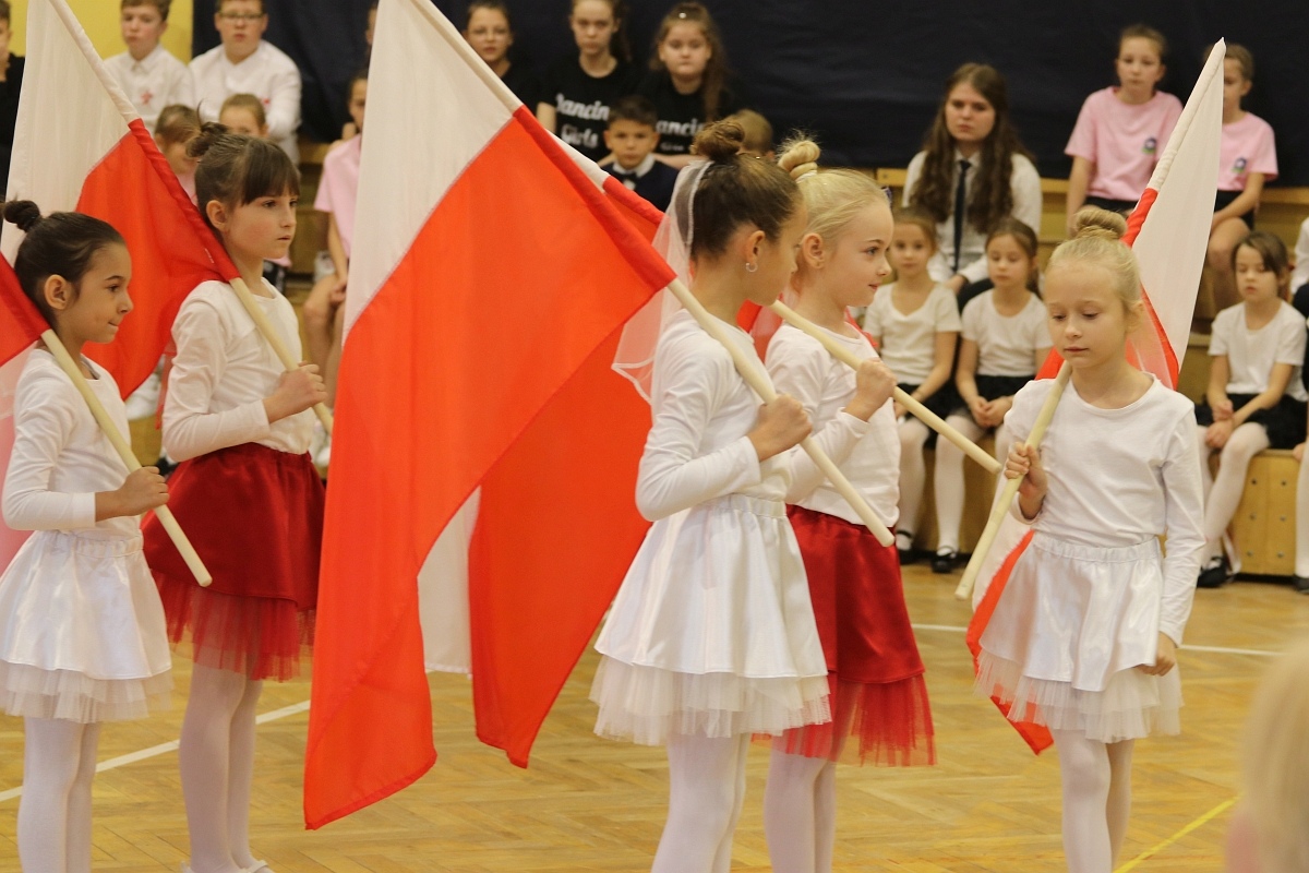 Święto patrona szkoły w SP 6 w Ostrołęce [15.11.2024] - zdjęcie #23 - eOstroleka.pl