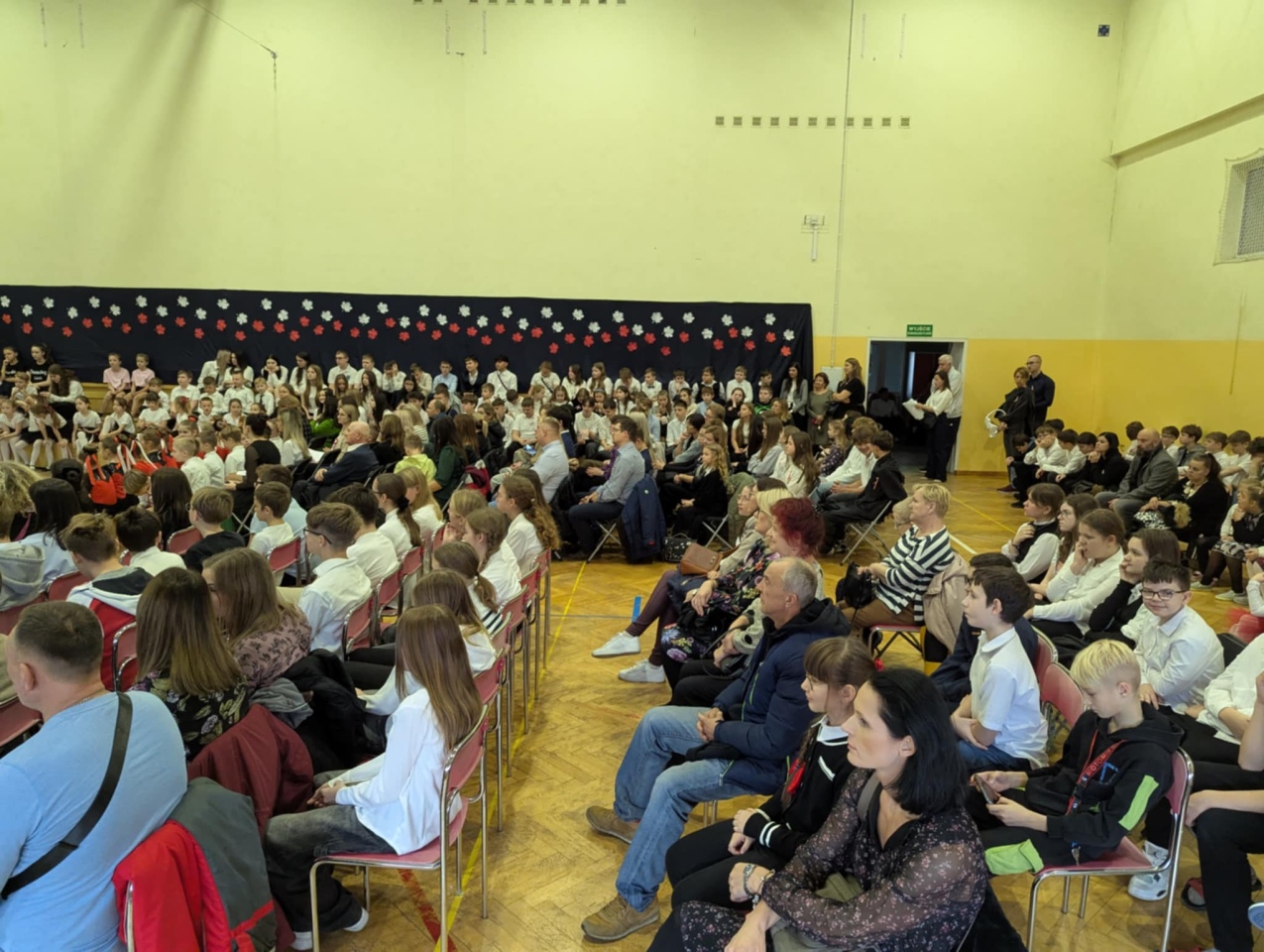 Święto patrona szkoły w SP 6 w Ostrołęce [15.11.2024] - zdjęcie #4 - eOstroleka.pl