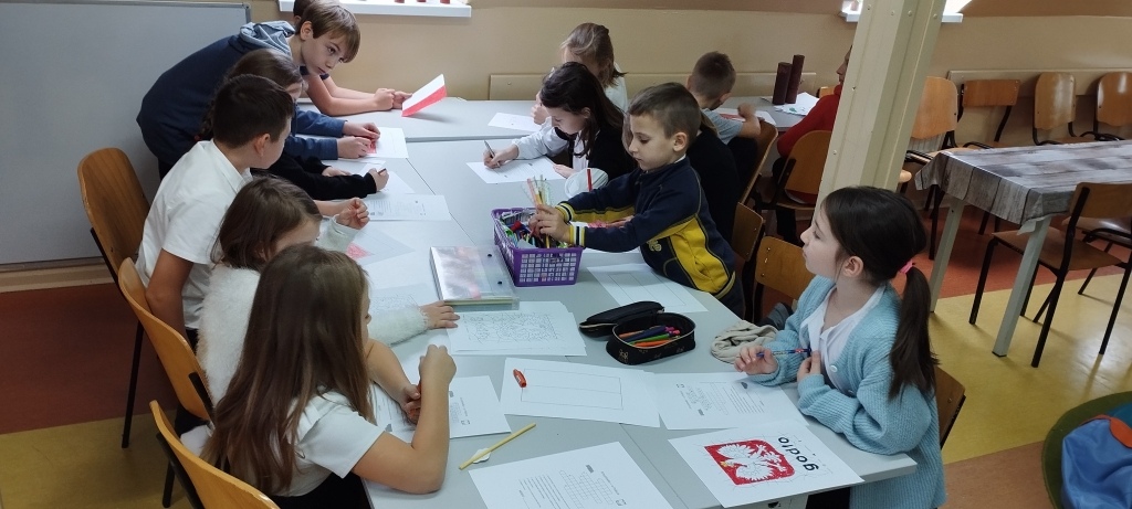 Patriotyczny Dzień w placówkach TPD [15.11.2024] - zdjęcie #1 - eOstroleka.pl