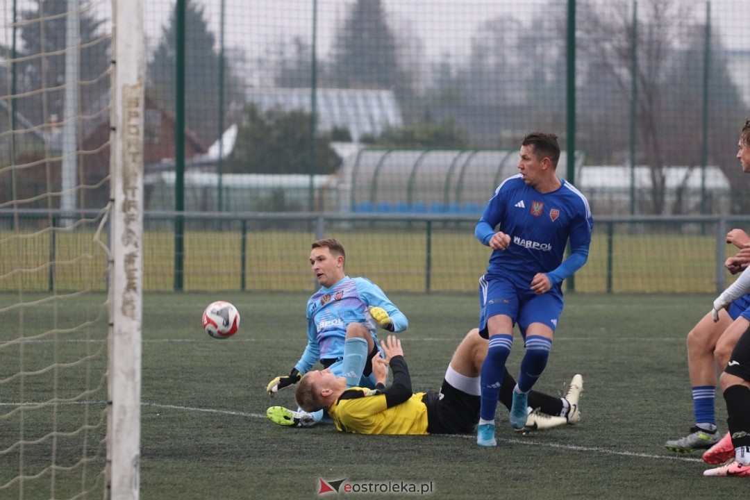 Narew Ostrołęka - Delta Słupno [16.11.2024] - zdjęcie #41 - eOstroleka.pl