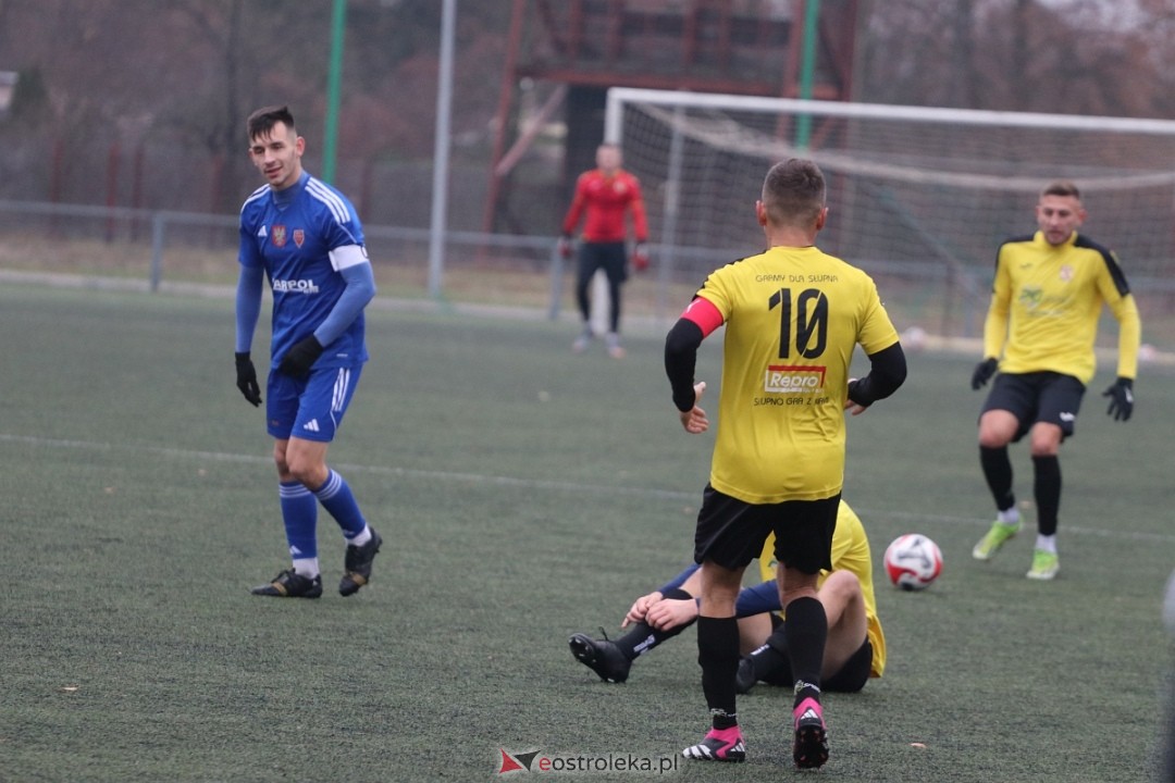 Narew Ostrołęka - Delta Słupno [16.11.2024] - zdjęcie #21 - eOstroleka.pl