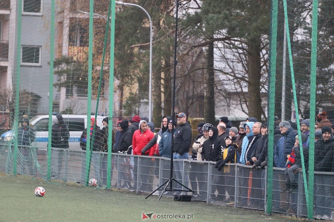 Narew Ostrołęka - Delta Słupno [16.11.2024] - zdjęcie #11 - eOstroleka.pl
