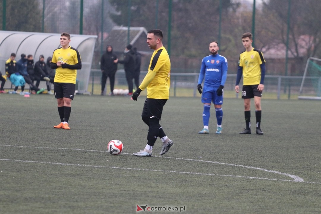 Narew Ostrołęka - Delta Słupno [16.11.2024] - zdjęcie #3 - eOstroleka.pl