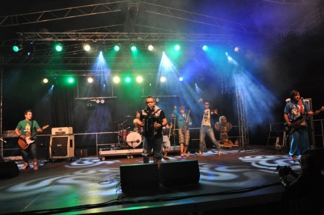 Enej na dożynkach w Lelisie (21.VIII.2011) - zdjęcie #68 - eOstroleka.pl