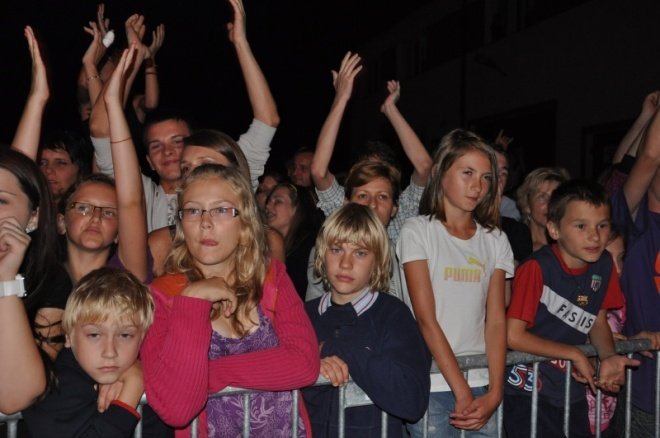 Enej na dożynkach w Lelisie (21.VIII.2011) - zdjęcie #21 - eOstroleka.pl