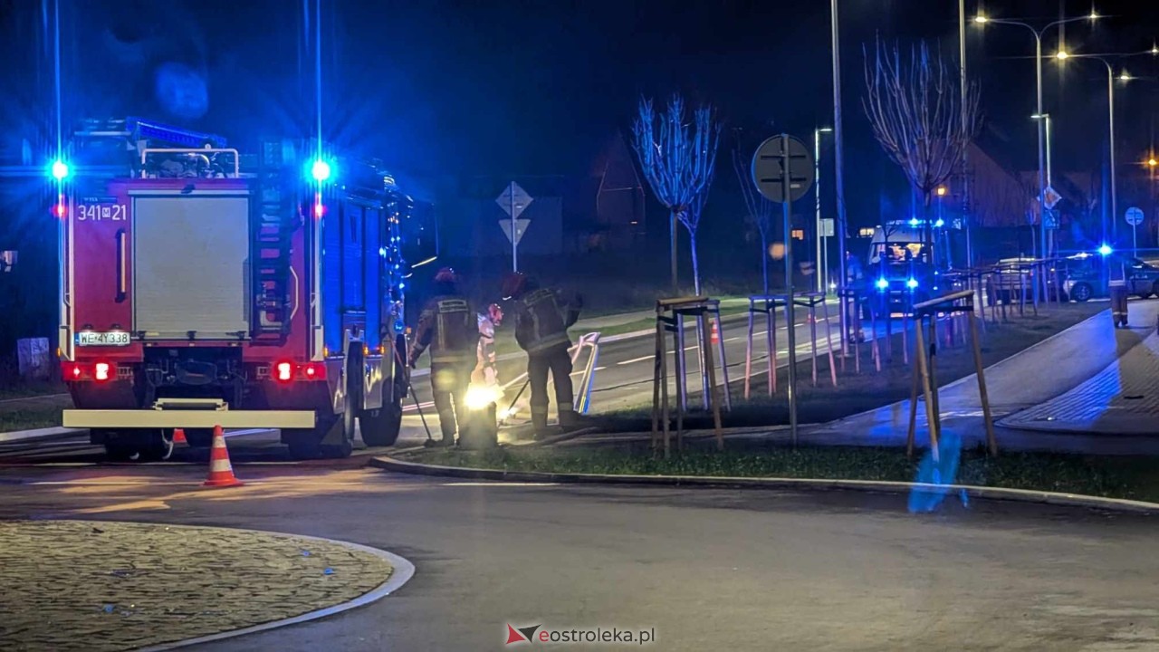 Wypadek przy ul. Gołasia [19.11.2024] - zdjęcie #10 - eOstroleka.pl