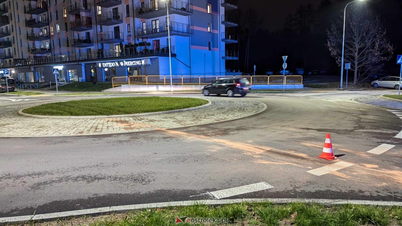 Wypadek przy ul. Gołasia [19.11.2024] - zdjęcie #2 - eOstroleka.pl