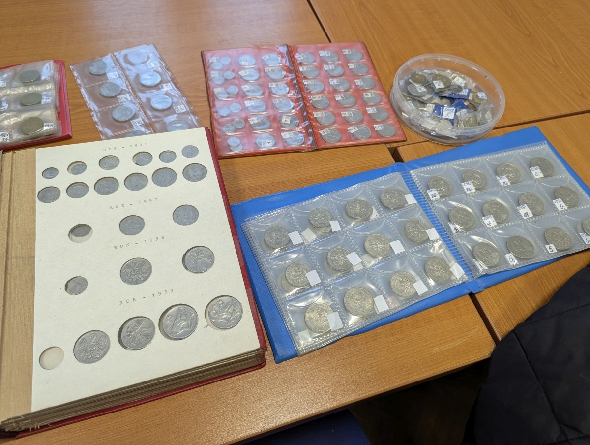 Giełda kolekcjonerska w Klubie Lokator [17.11.2024] - zdjęcie #28 - eOstroleka.pl