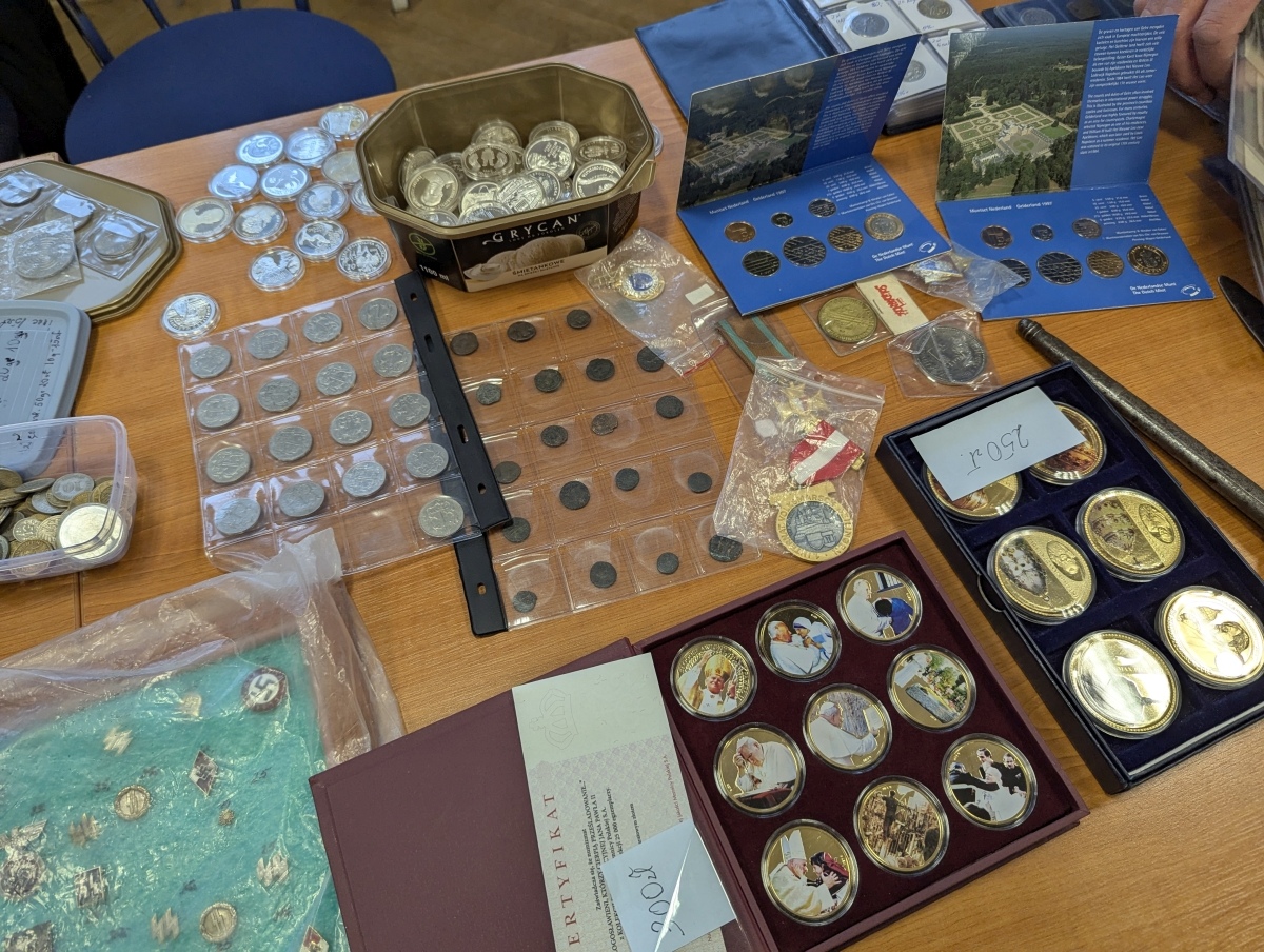 Giełda kolekcjonerska w Klubie Lokator [17.11.2024] - zdjęcie #22 - eOstroleka.pl