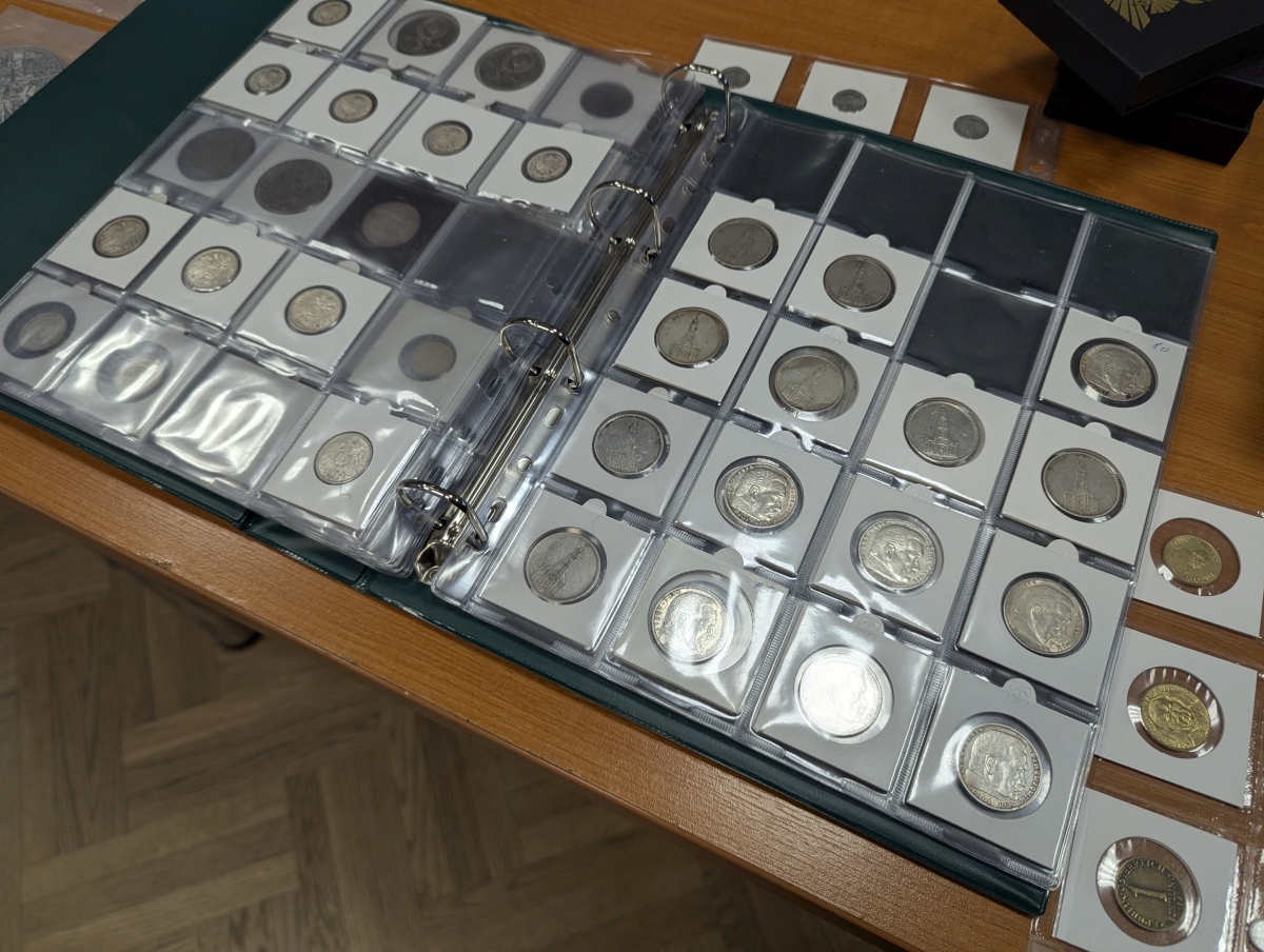 Giełda kolekcjonerska w Klubie Lokator [17.11.2024] - zdjęcie #16 - eOstroleka.pl