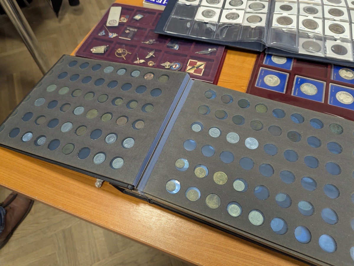 Giełda kolekcjonerska w Klubie Lokator [17.11.2024] - zdjęcie #13 - eOstroleka.pl
