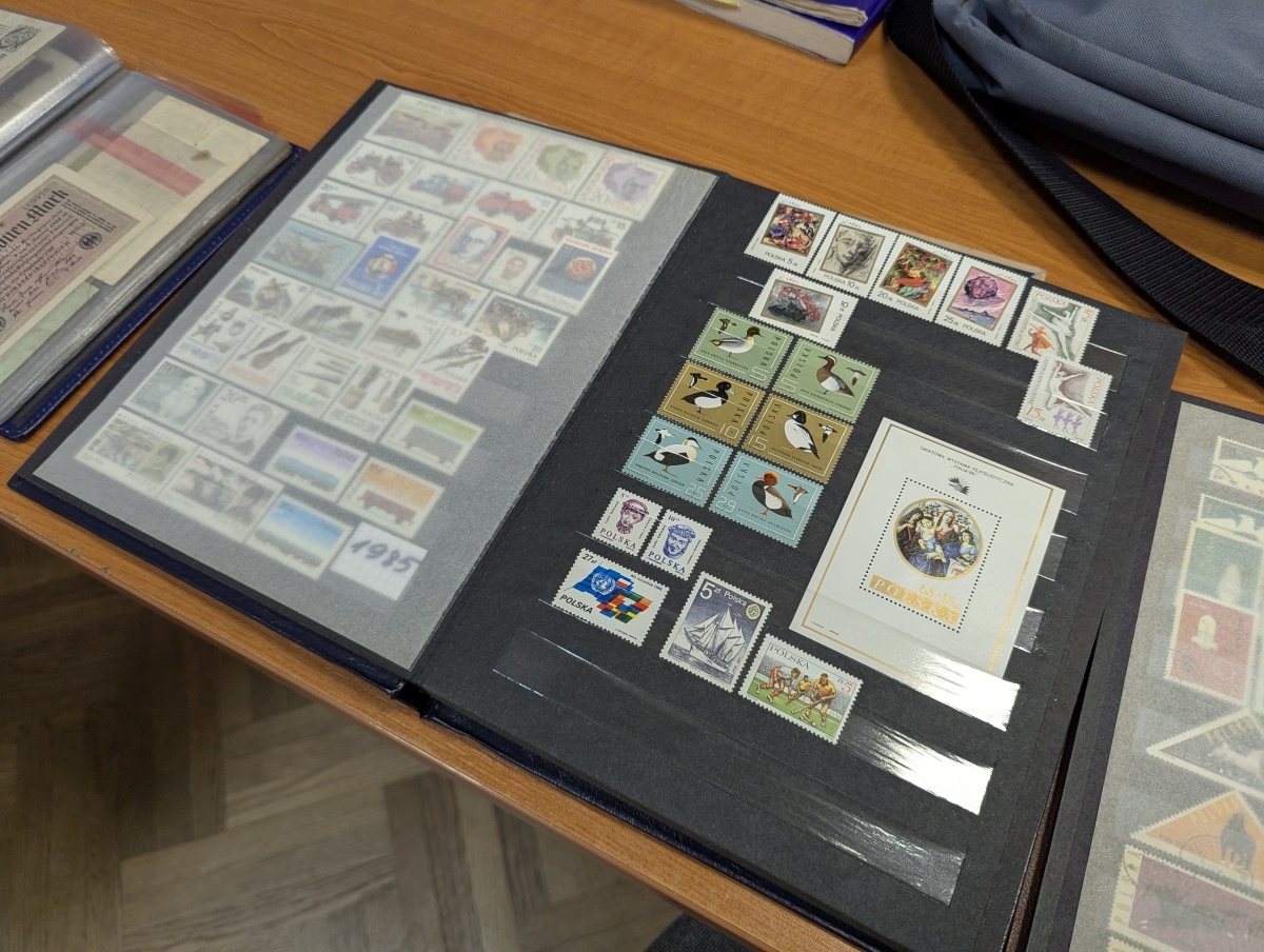 Giełda kolekcjonerska w Klubie Lokator [17.11.2024] - zdjęcie #9 - eOstroleka.pl