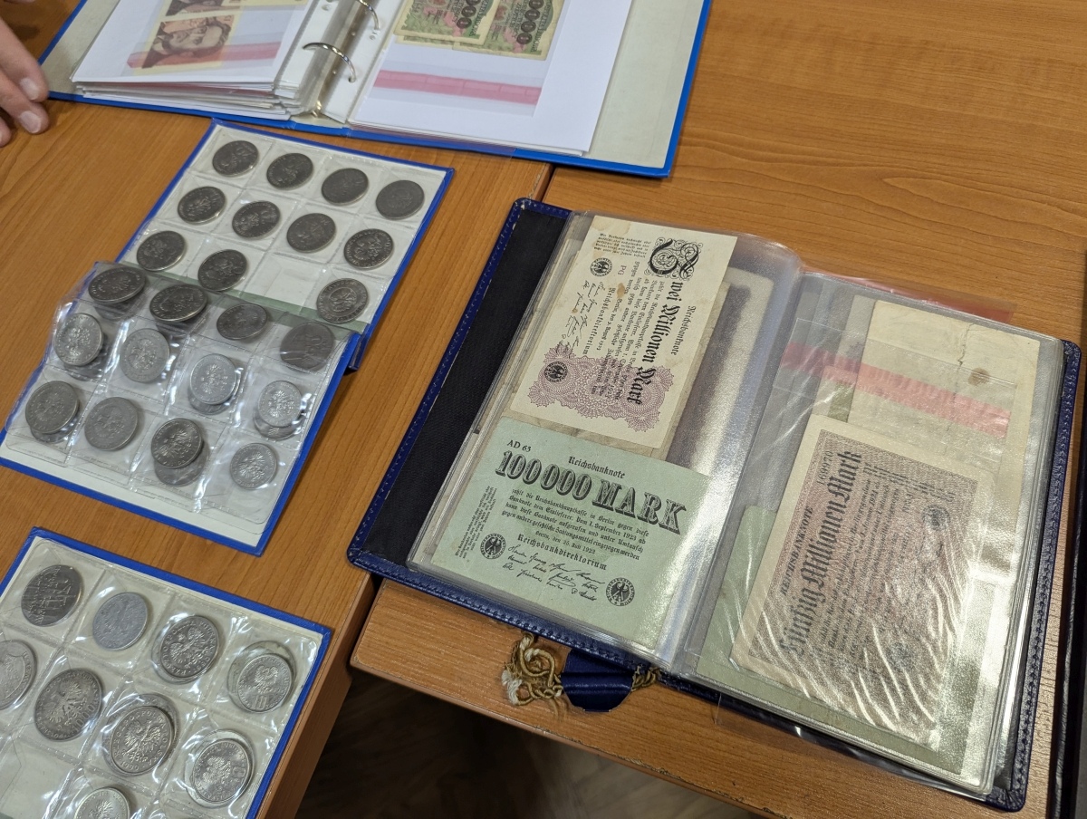 Giełda kolekcjonerska w Klubie Lokator [17.11.2024] - zdjęcie #7 - eOstroleka.pl