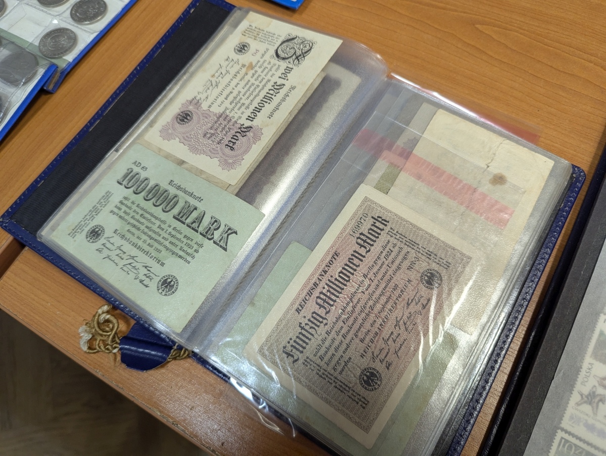 Giełda kolekcjonerska w Klubie Lokator [17.11.2024] - zdjęcie #6 - eOstroleka.pl