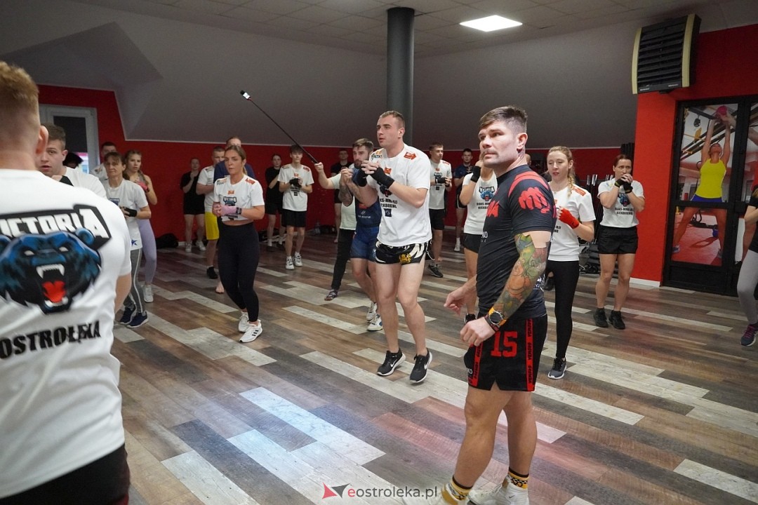 Przestań Hejtować! Zacznij Trenować z udziałem Mateusza DON DIEGO Kubiszyna [17.11.2024] - zdjęcie #32 - eOstroleka.pl