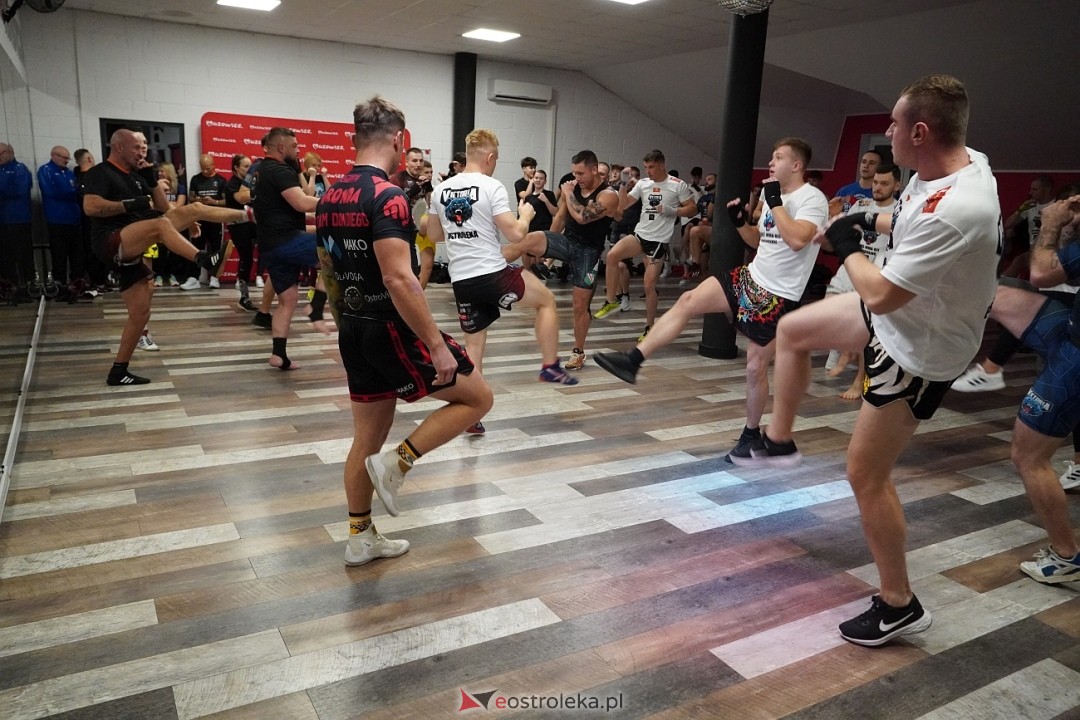 Przestań Hejtować! Zacznij Trenować z udziałem Mateusza DON DIEGO Kubiszyna [17.11.2024] - zdjęcie #24 - eOstroleka.pl