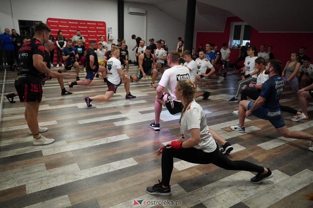 Przestań Hejtować! Zacznij Trenować z udziałem Mateusza DON DIEGO Kubiszyna [17.11.2024] - zdjęcie #23 - eOstroleka.pl