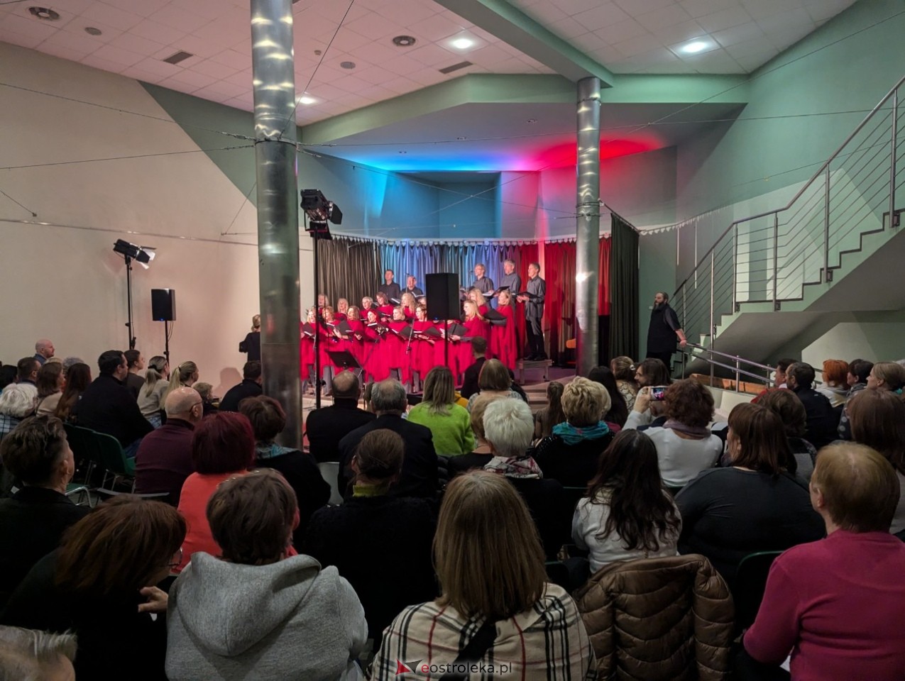 Koncert Ostrołęckiego Chóru Kameralnego [17.11.2024] - zdjęcie #25 - eOstroleka.pl