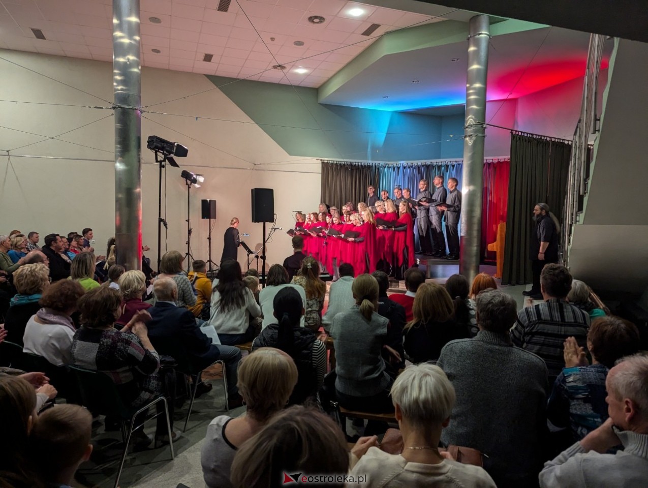 Koncert Ostrołęckiego Chóru Kameralnego [17.11.2024] - zdjęcie #20 - eOstroleka.pl