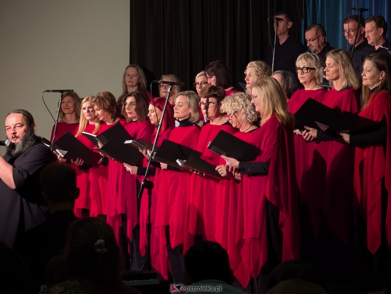 Koncert Ostrołęckiego Chóru Kameralnego [17.11.2024] - zdjęcie #18 - eOstroleka.pl