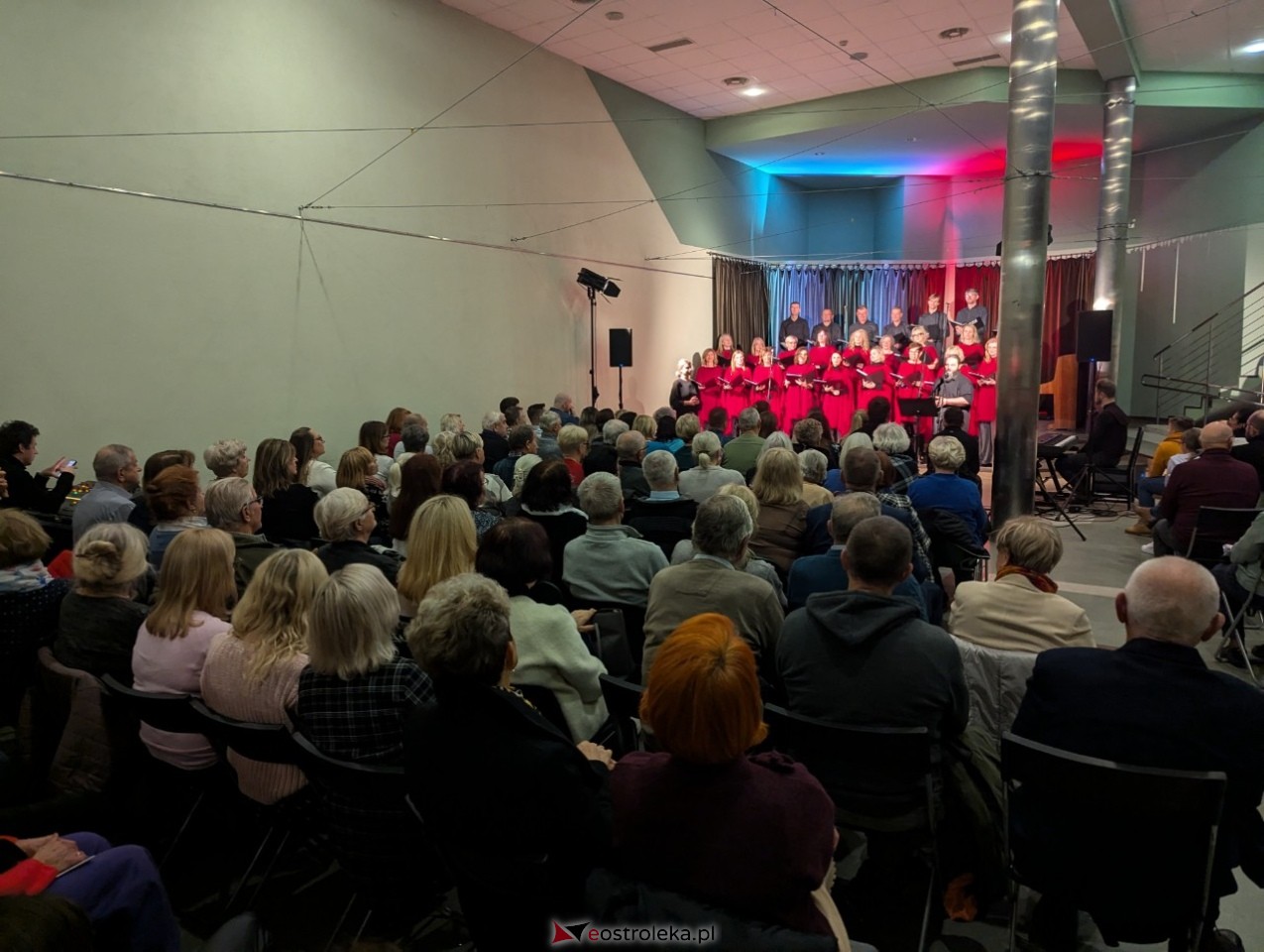 Koncert Ostrołęckiego Chóru Kameralnego [17.11.2024] - zdjęcie #13 - eOstroleka.pl