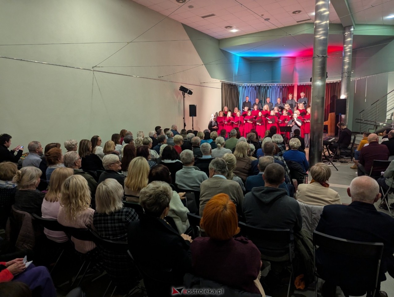 Koncert Ostrołęckiego Chóru Kameralnego [17.11.2024] - zdjęcie #12 - eOstroleka.pl