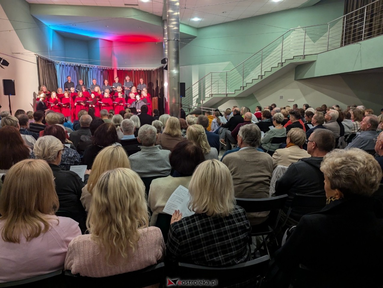 Koncert Ostrołęckiego Chóru Kameralnego [17.11.2024] - zdjęcie #6 - eOstroleka.pl
