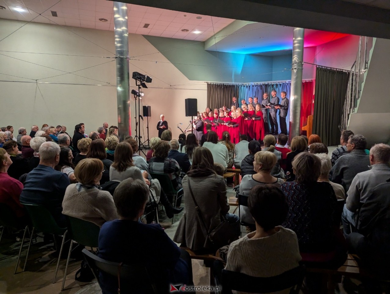 Koncert Ostrołęckiego Chóru Kameralnego [17.11.2024] - zdjęcie #1 - eOstroleka.pl