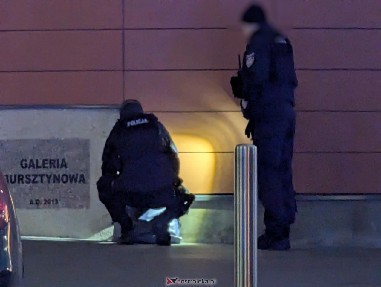 Podejrzane pakunki w centrum Ostrołęki [18.11.2024] - zdjęcie #10 - eOstroleka.pl