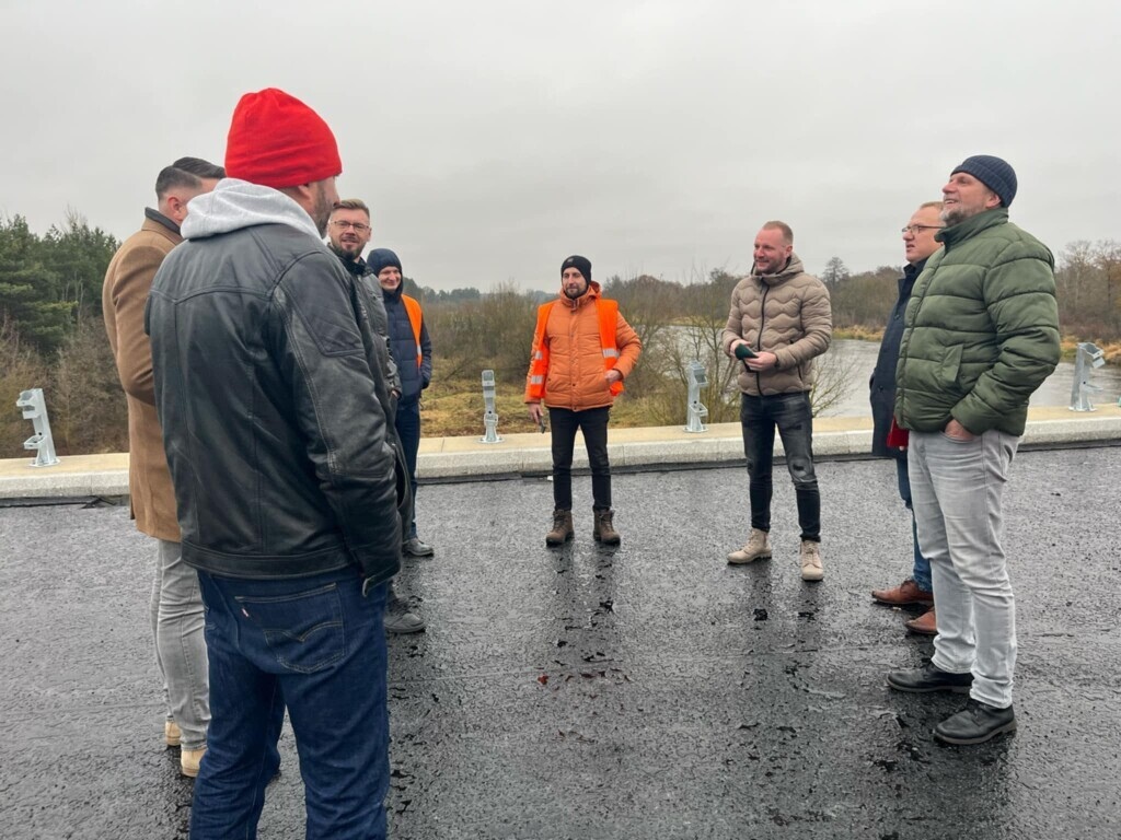 Budowa mostu przez Narew w Teodorowie - stan na listopad 2024 [15.11.2024] - zdjęcie #20 - eOstroleka.pl