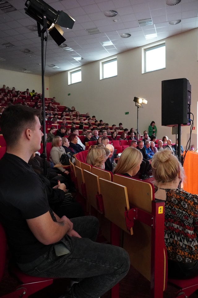 Narwiańskie Zaduszki Literackie w Wyższej Szkole Administracji Publicznej w Ostrołęce [19.11.2024] - zdjęcie #55 - eOstroleka.pl
