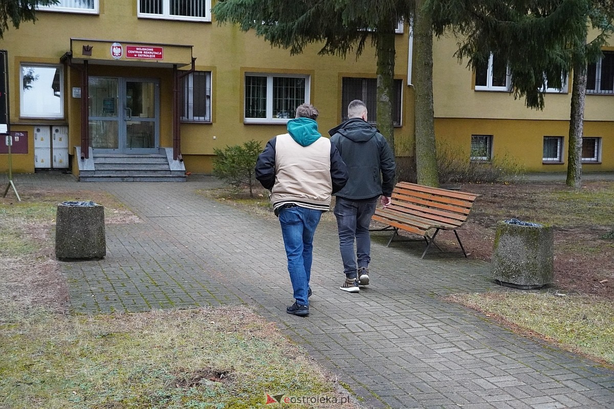 Ćwiczenia bojowe w Wojskowym Centrum Rekrutacji w Ostrołęce [20.11.2024] - zdjęcie #99 - eOstroleka.pl